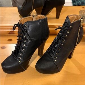 Qupid Black Lace-Up Heeled Boots